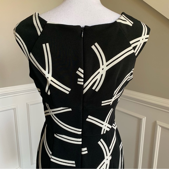 London Times Black Dress with White Print Size 8 - Picture 5 of 8